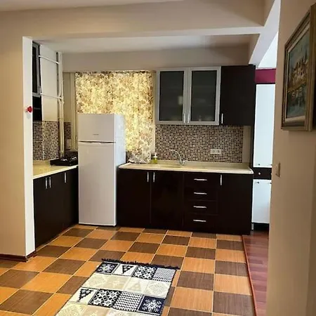 Spacious In Mecidiyekoy/ortaklar Apartamento
