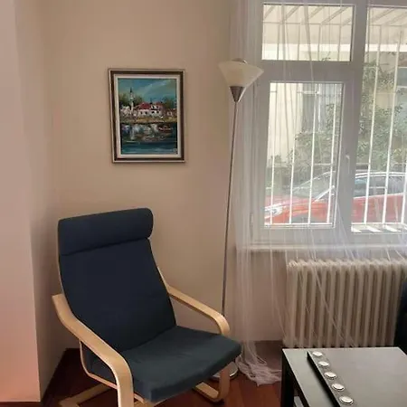 Spacious In Mecidiyekoy/ortaklar Apartamento