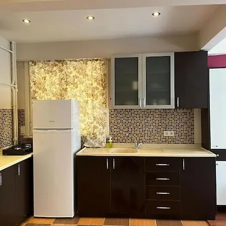 Apartment Spacious In Mecidiyekoy/ortaklar